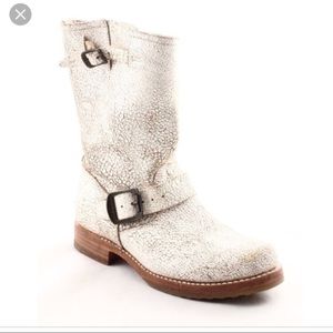 Like new  Frye short Veronica slouch boots white